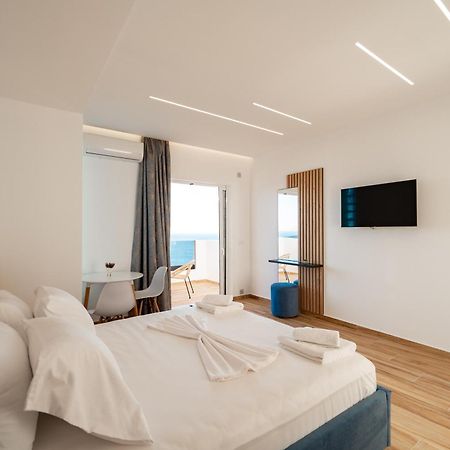 Vila Amare Sarandë Esterno foto