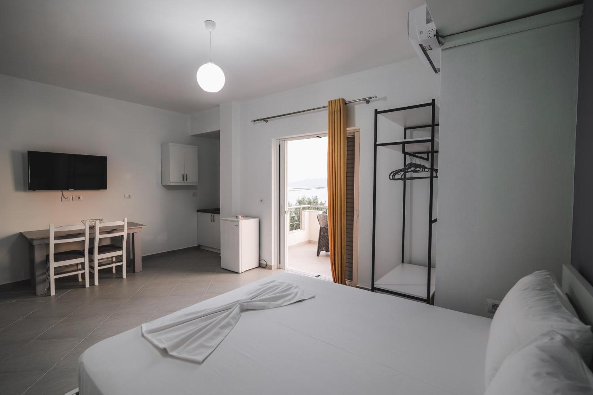 Vila Amare Sarandë Esterno foto