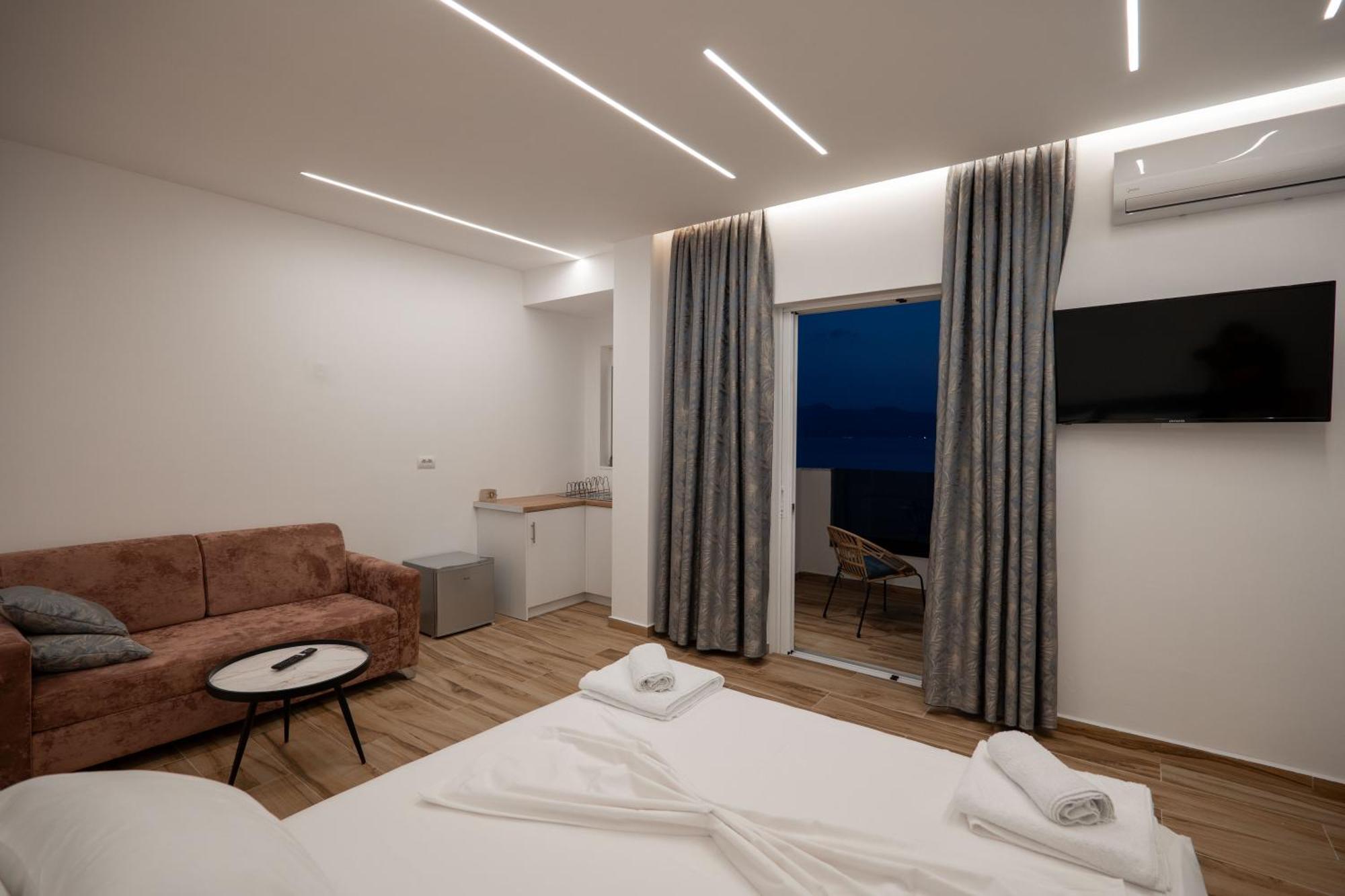 Vila Amare Sarandë Esterno foto